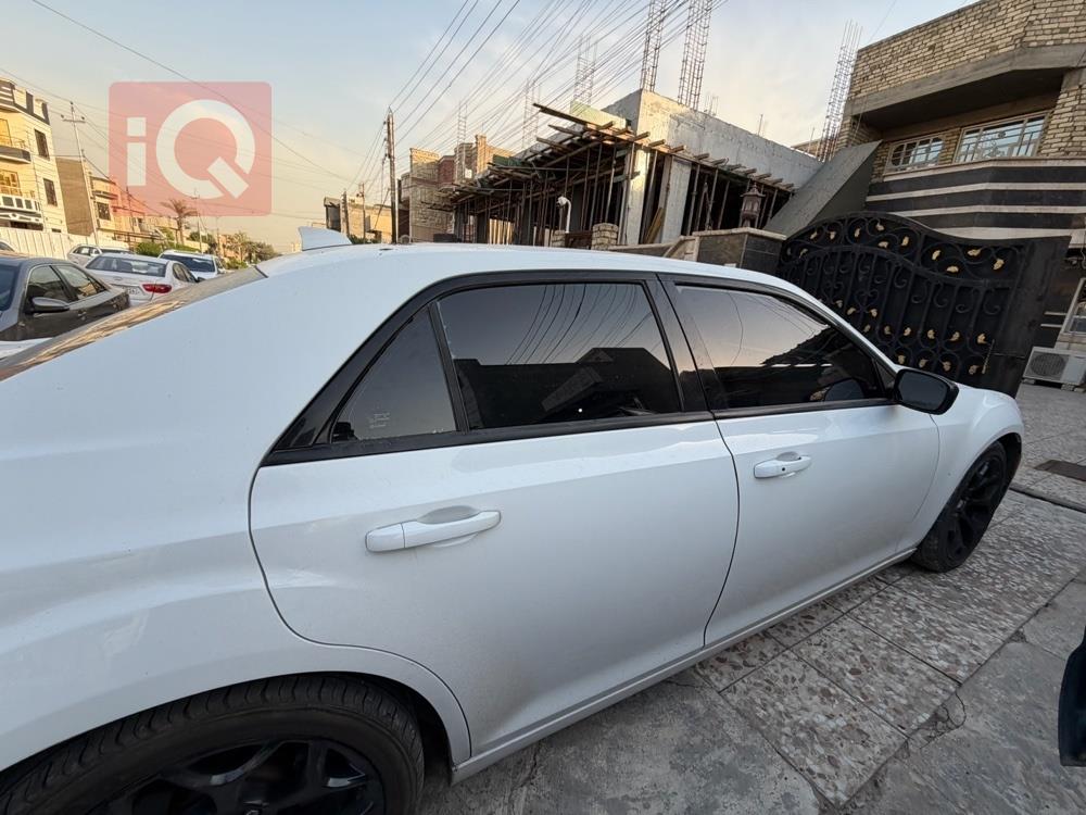 كرايسلر 300